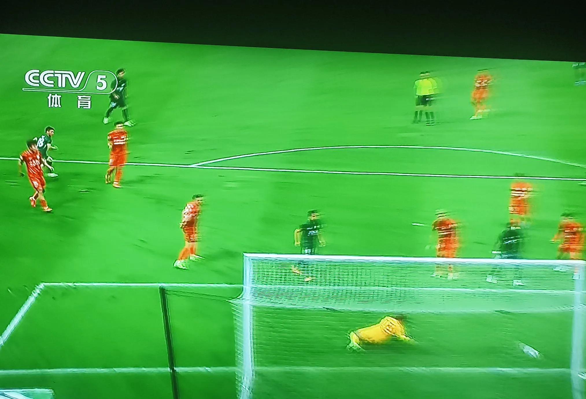 争冠路上多舛,球队实力暴露短板 争冠路上多舛,球队实力暴露短板