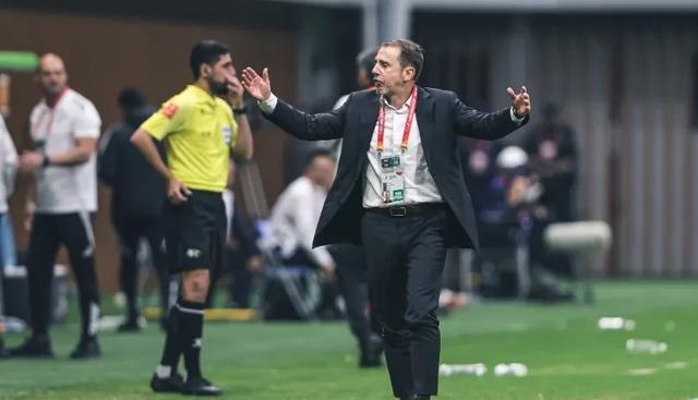 关于罗马主教练遭遇执教危机,球迷呼吁换帅的信息 关于罗马主教练遭遇执教危机,球迷呼吁换帅的信息