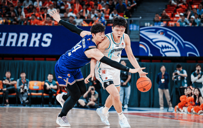 青海男篮实力不容小觑,勇夺关键胜利 青海男篮实力不容小觑,勇夺关键胜利