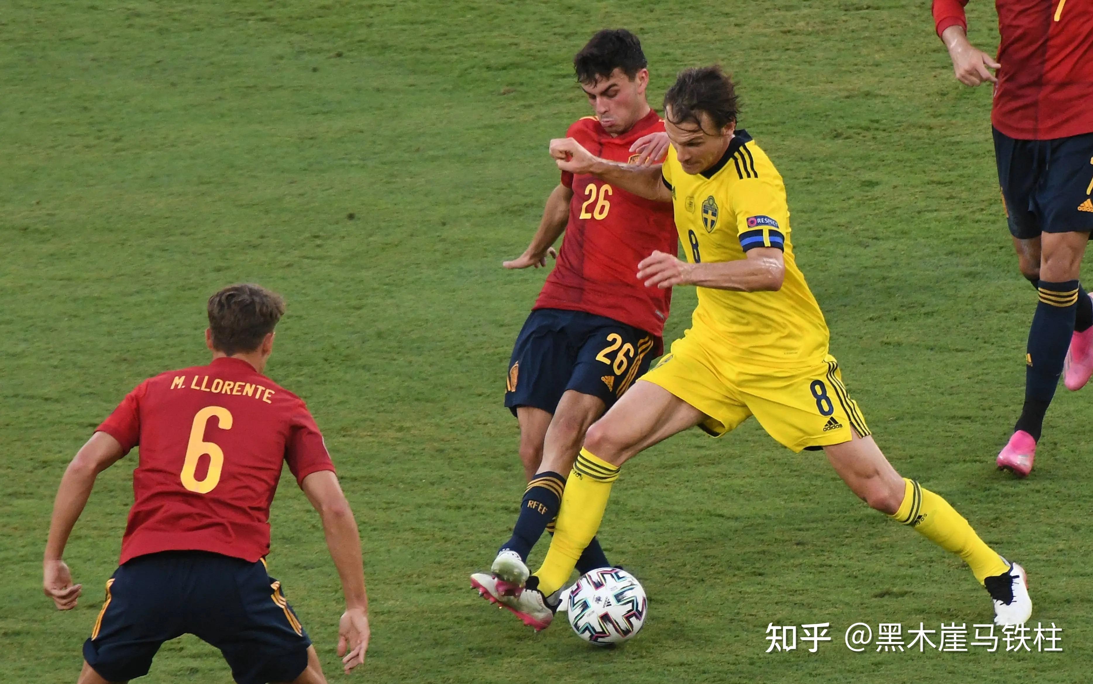 在球迷看来,科克布普不鲁亚遗传了父亲对他的温暖 在球迷看来,科克布普不鲁亚遗传了父亲对他的温暖