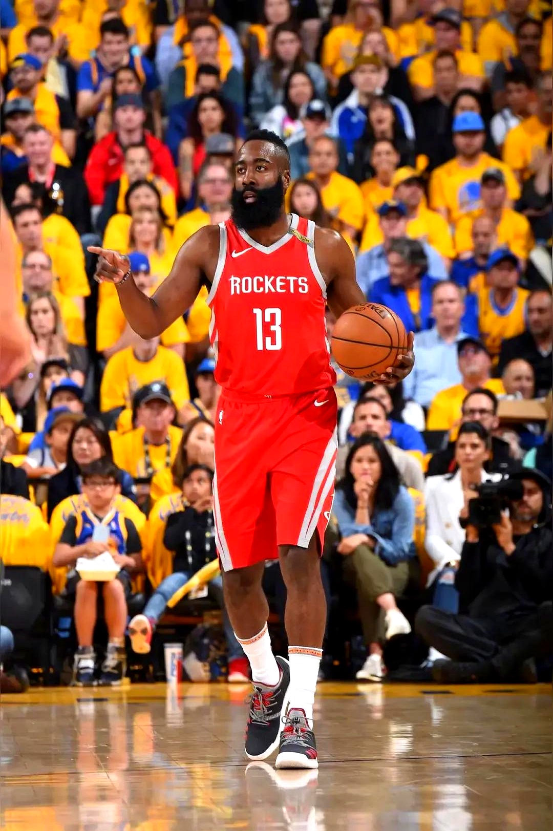 火箭主帅表态支持哈登,称其是球队不可或缺的核心 火箭主帅表态支持哈登,称其是球队不可或缺的核心